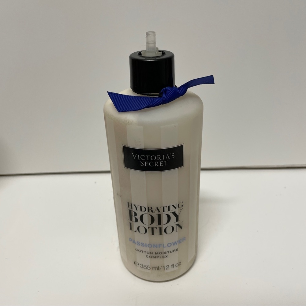 Victoria's Secret Hydrating Body Lotion Passionflower 12 OZ NO CAP